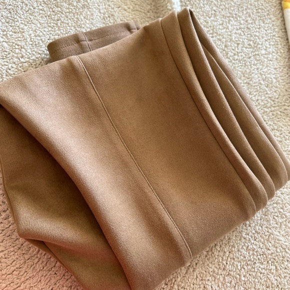 Chico’s Faux Vegan Suede leggings - Picture 5 of 7